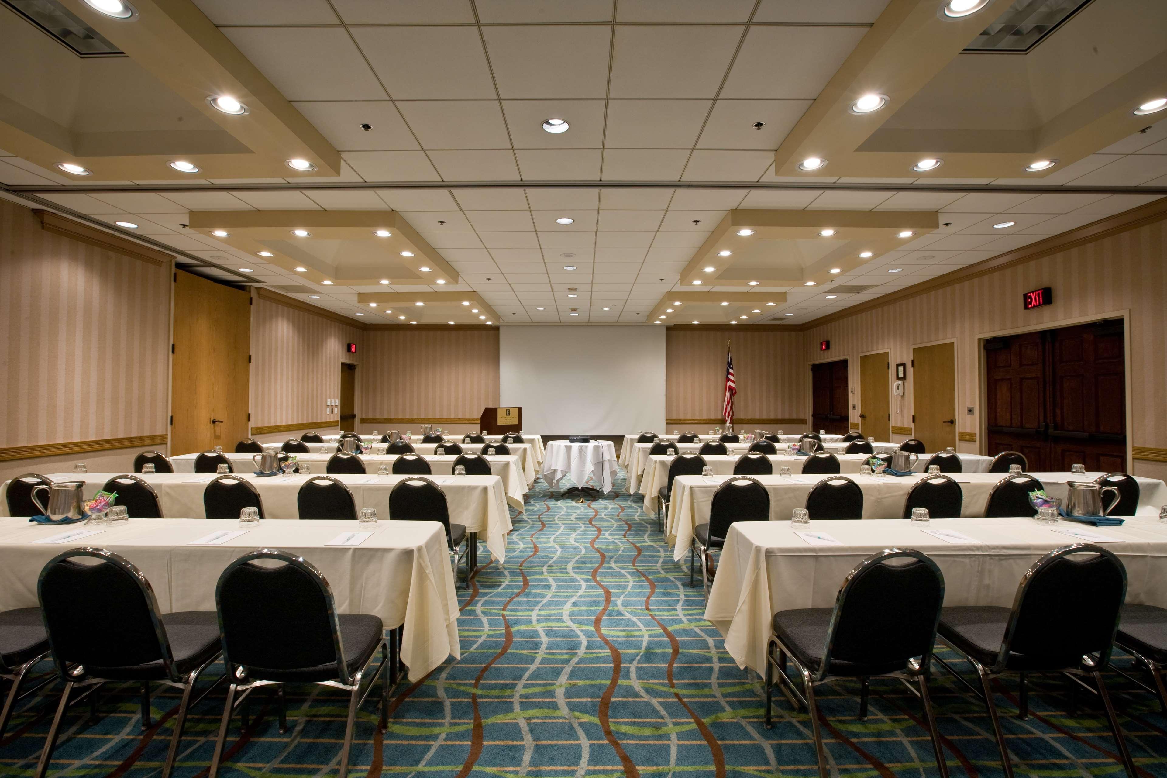 Embassy Suites By Hilton San Diego La Jolla Ανέσεις φωτογραφία